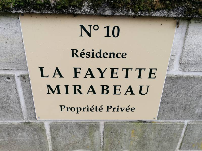 Trouver une société pour réaliser des plaques de résidences dans les Yvelines